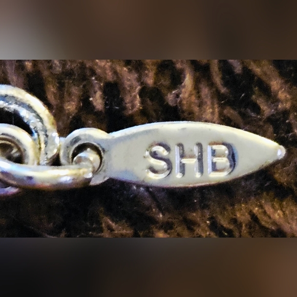 Silvertone Circle Bracelet - Picture 4 of 4